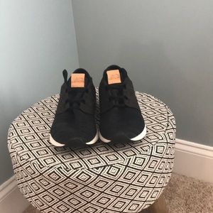 Girls new balance shoes